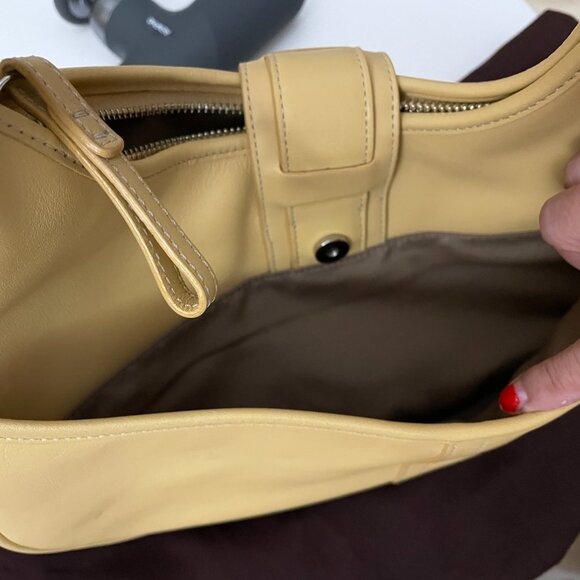 Coach Soho Leather Buckle Hobo – Near New - Picture 2 of 6